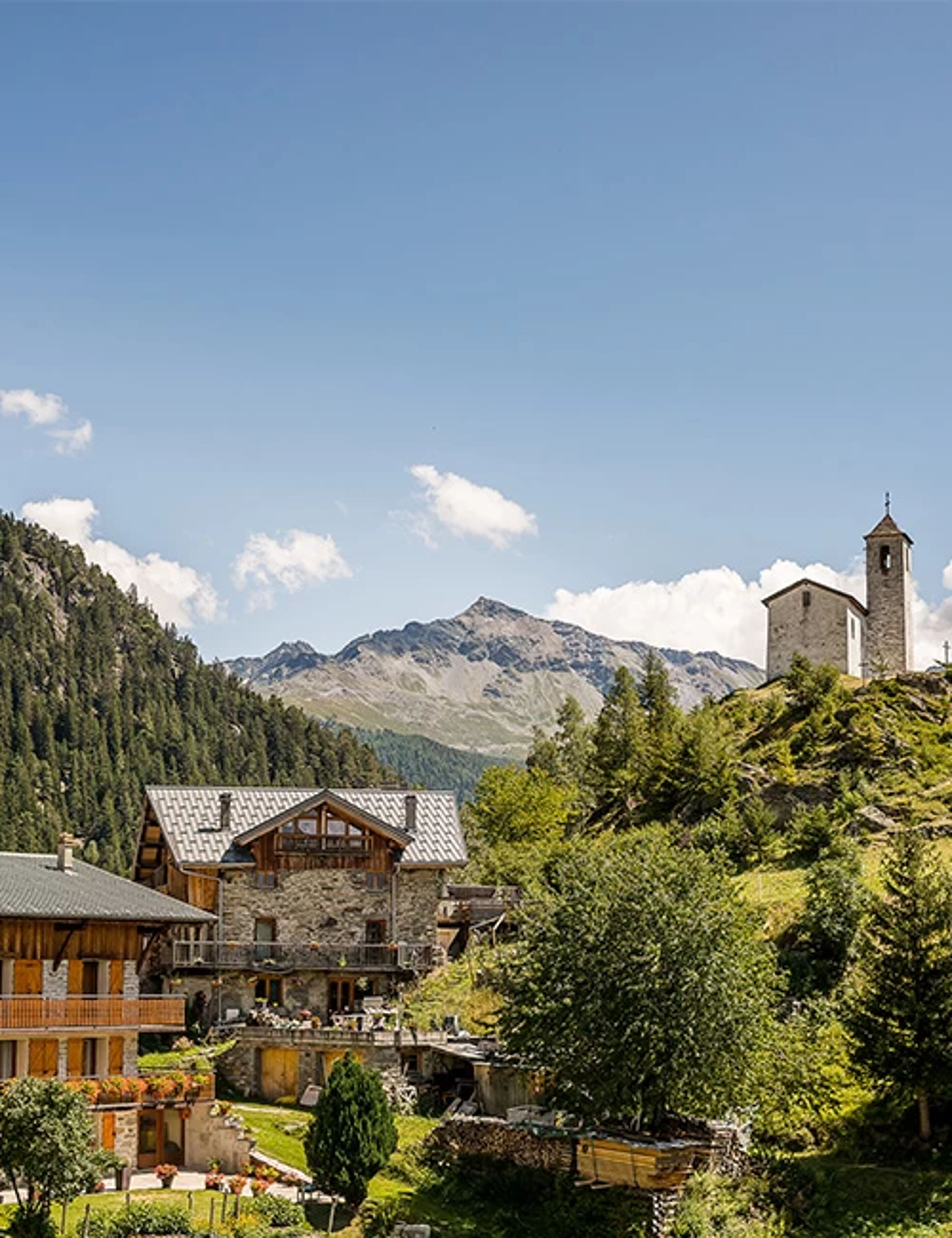 Station La Rosière, vue village et montagne été