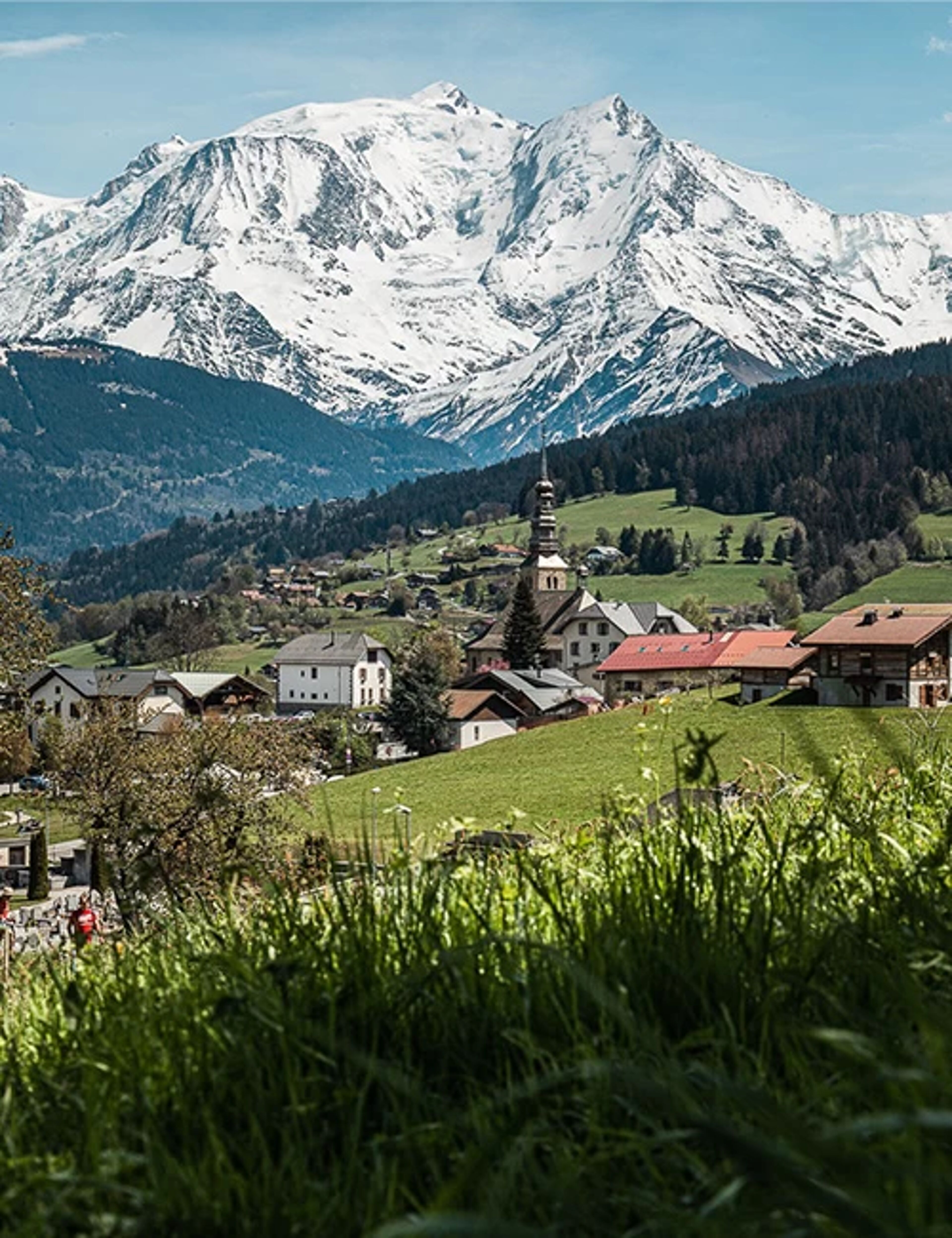 Station Combloux, vue station - montagne été et Mont-Blanc